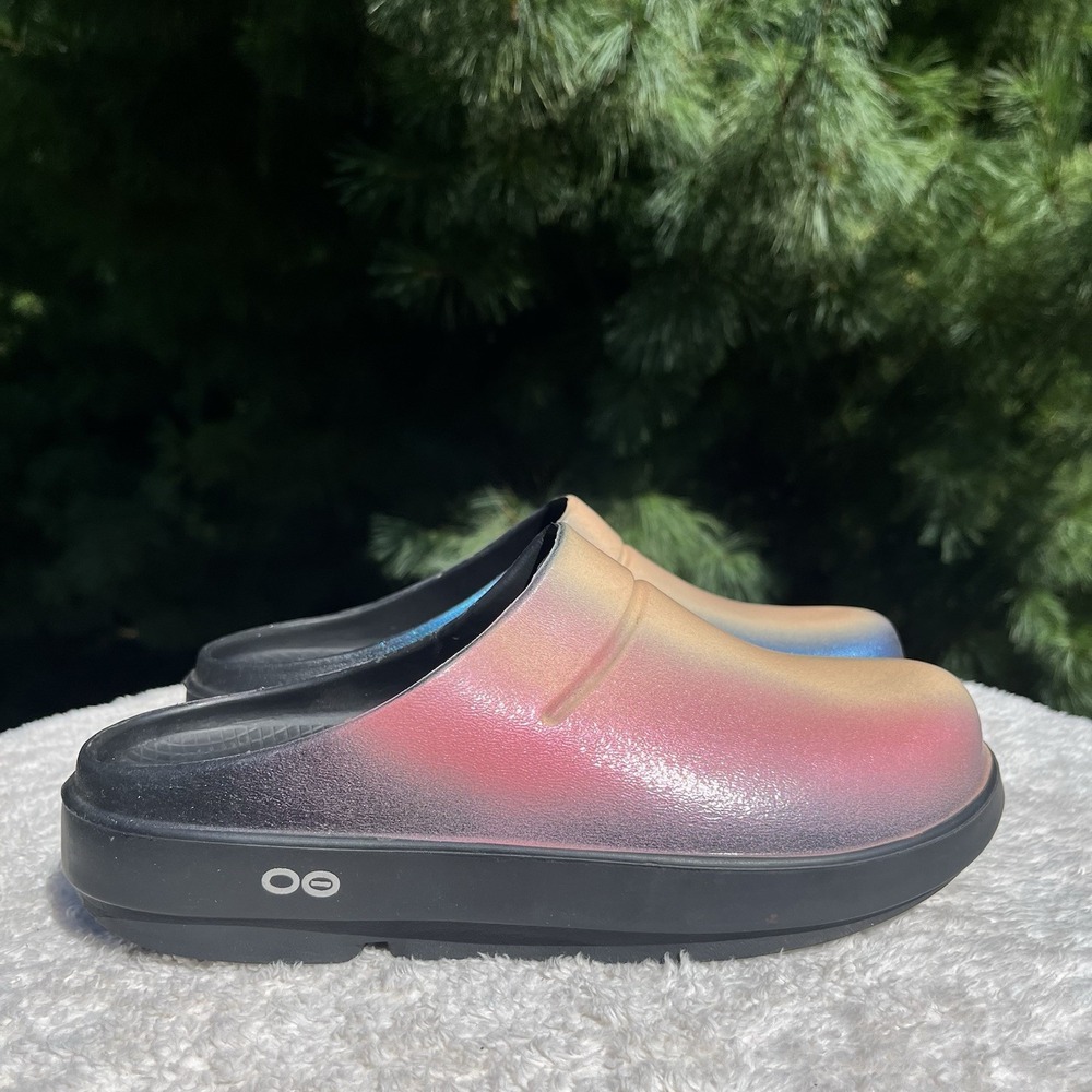 Oofos OOclog Luxe Recovery Shoe Womens 9 Horizon Rainbow Comfort Slip On